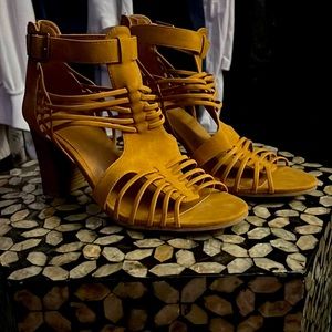 Sandal block heels by Charlotte Russe